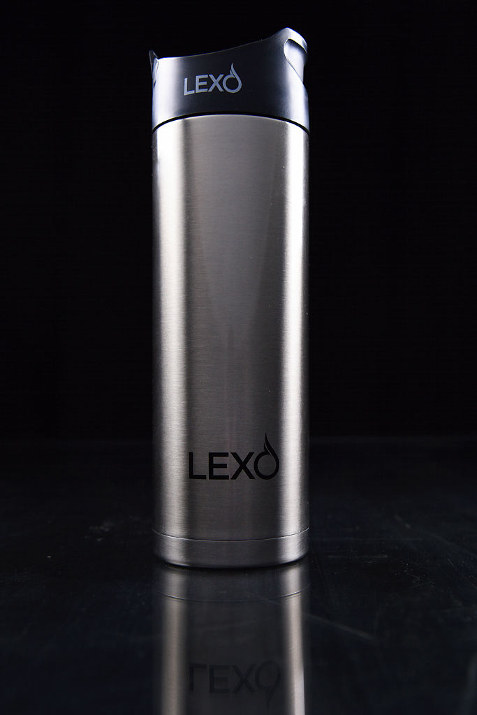 The Lexo travel mug keeps beverages hot